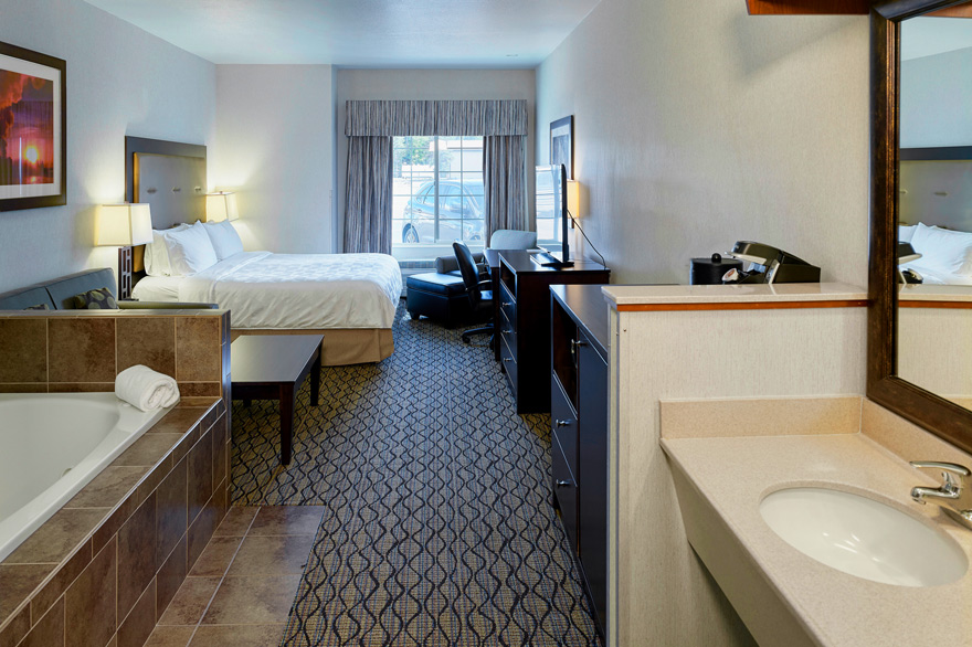 King Spa room at Holiday Inn West Yellowstone