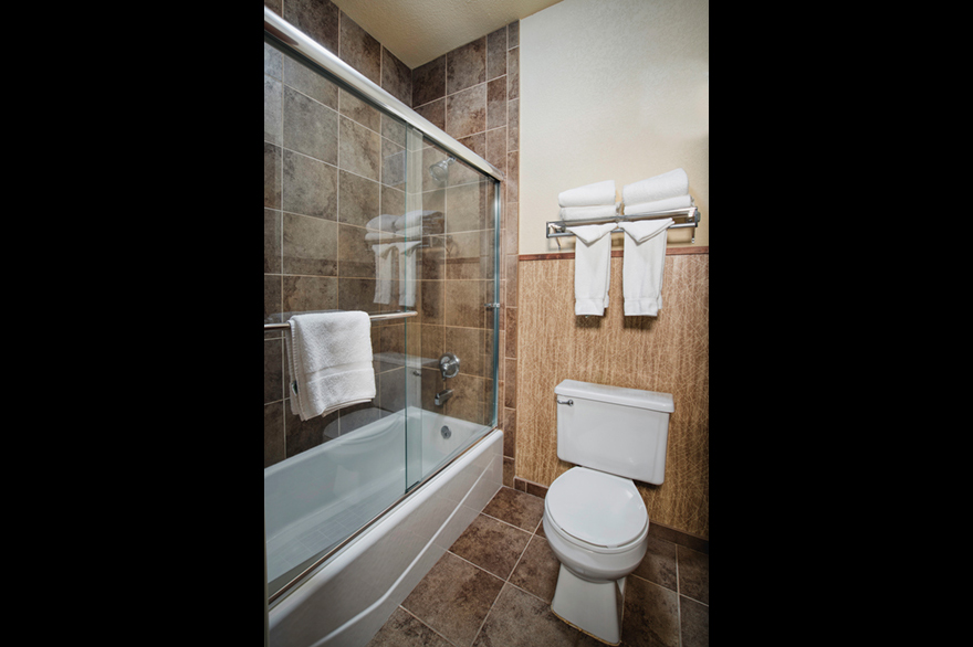 Standard bathroom at Holiday Inn West Yellowstone