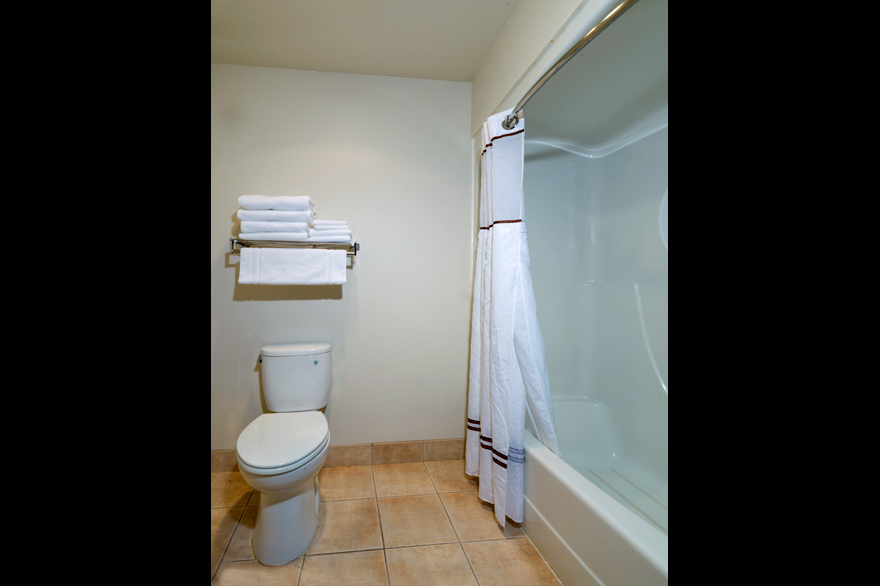 2 Queen Bed bathroom at The Ridgeline Hotel at Yellowstone