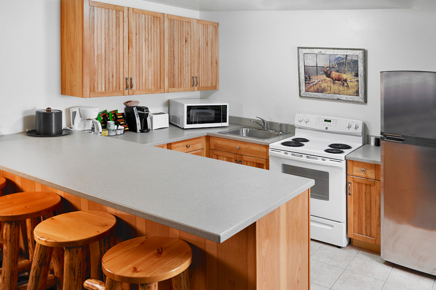 Mountain View Suite with 2 King Beds at The Ridgeline Hotel at Yellowstone