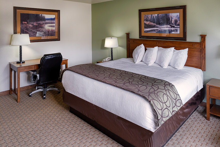 King room with Mountain View at Best Western by Mammoth Hot Springs