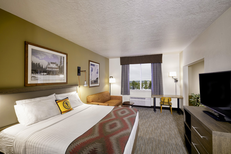 Yellowstone Park Hotel Spa Suite