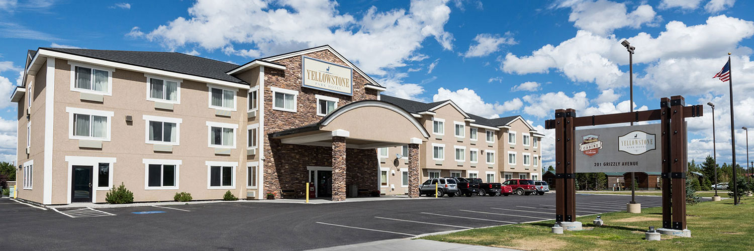 Yellowstone Park Hotel exterior
